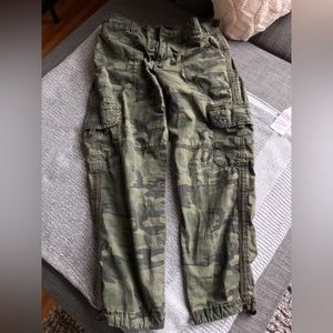 Sanctuary Camo print pants great condition